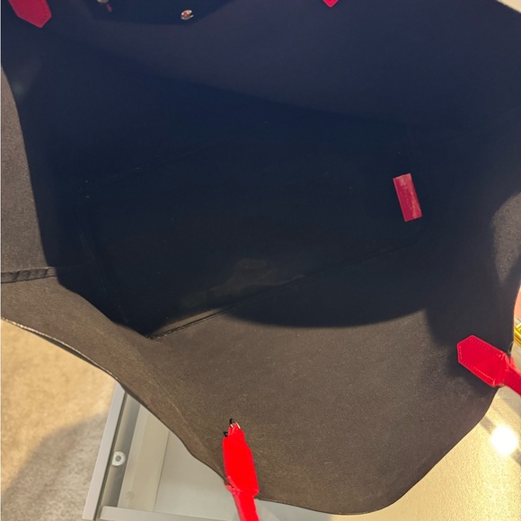 Givenchy Black Tote with pink Accents - Picture 4 of 7